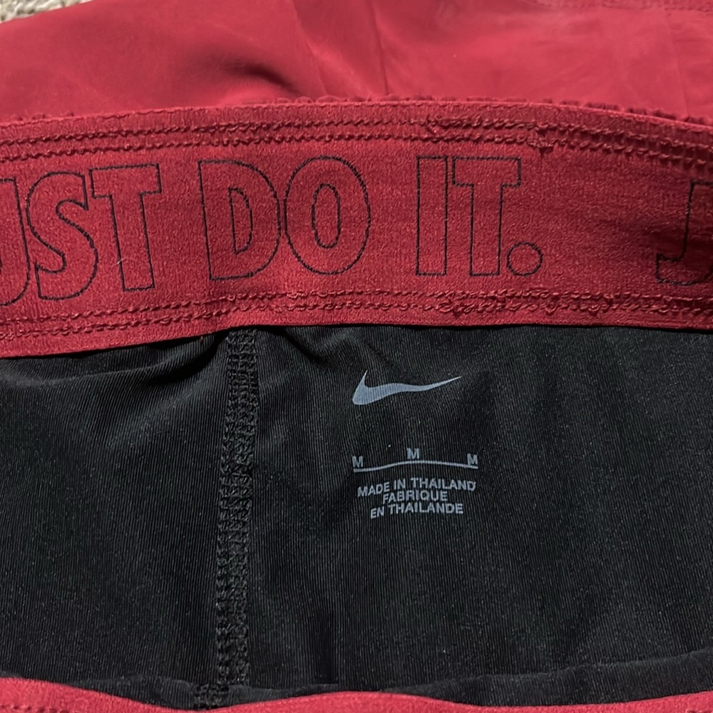 NIKE | NWT Women’s Shorts. Size Medium. - Picture 10 of 10